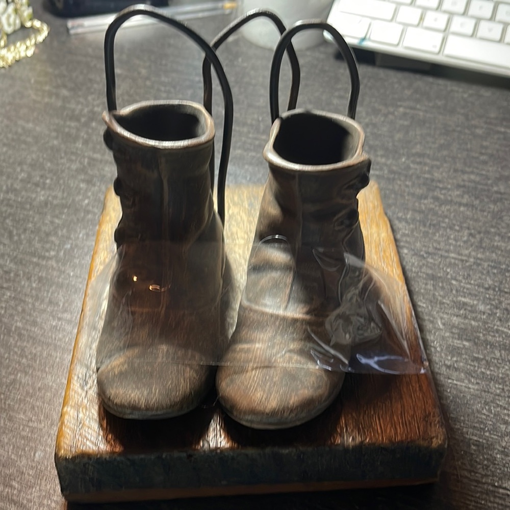VINTAGE METAL BABY SHOES MOLD ? ON BLOCK OF WOOD